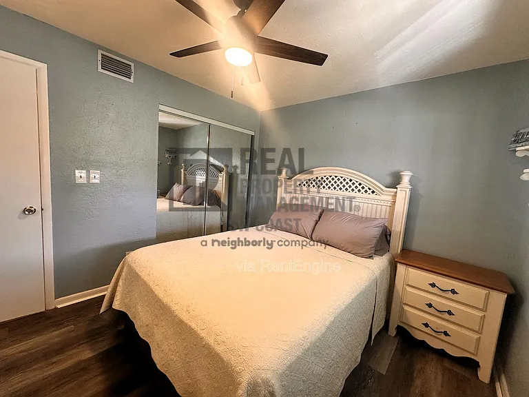 28100 Pine Haven Way #5 — Photo 14
