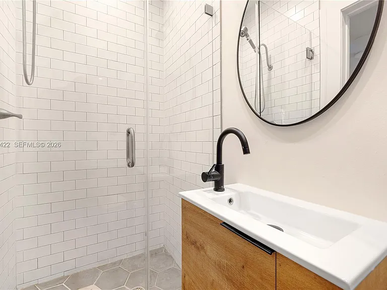 1411 NE 101st St — Photo 16