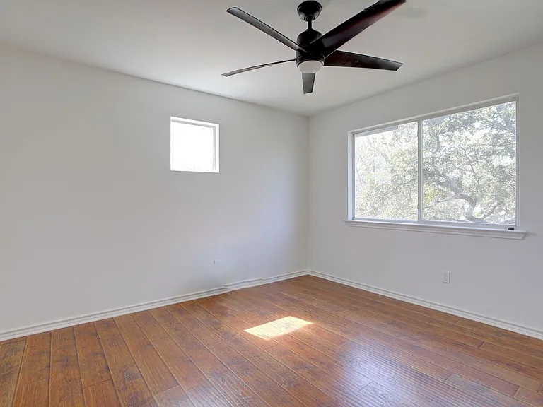450 Shady Bluff Dr #3 — Photo 12