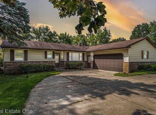 4141 Louis Dr, Flint, MI