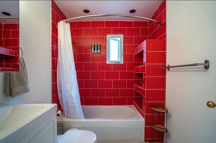1 bed, $2,400 — Photo 4