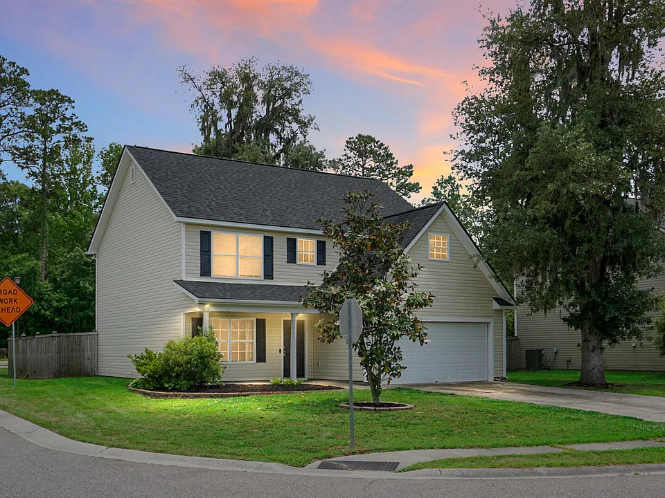 300 Greens Ct