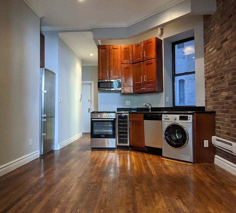 1st image of 243 Elizabeth St #4