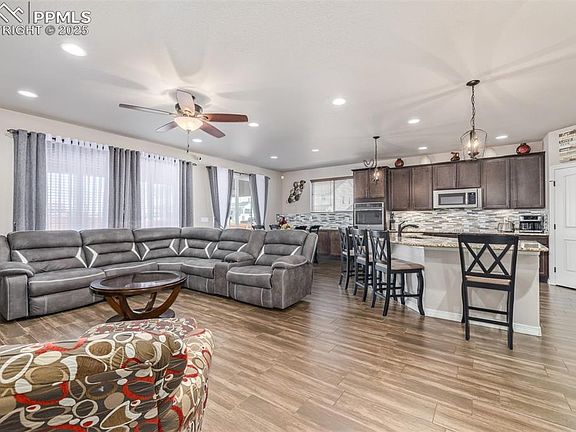 3rd image of 12792 Longview Park Ln