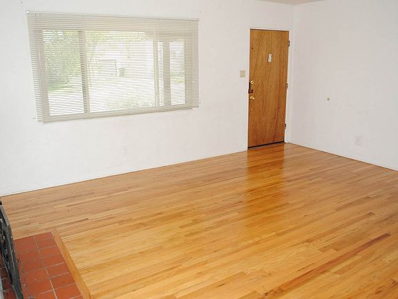 4th image of 2738 San Diego Ave SE