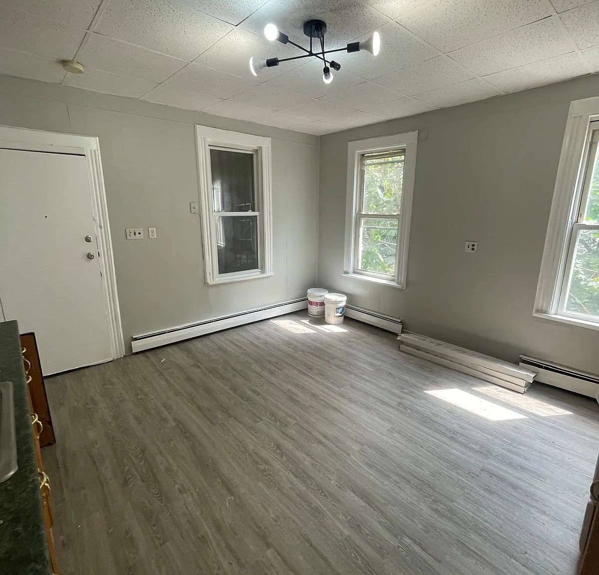 3 bed, 2200 sqft, $2,300 — Photo 3