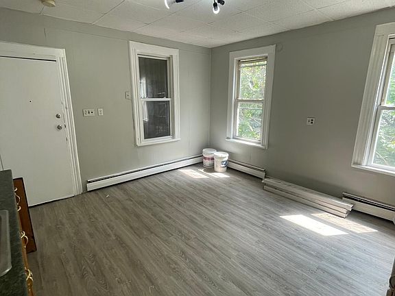 3rd image of 647-649 Montgomery St #2