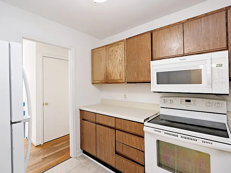 205 Saint Ives Rd — Photo 10