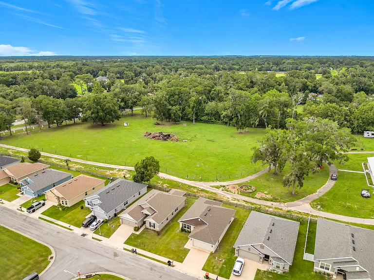 187 NW 45th Loop — Photo 39
