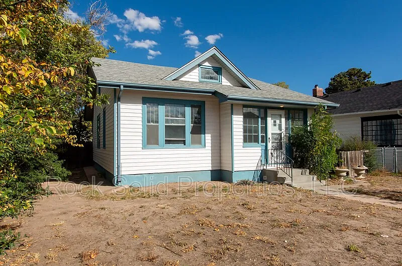 2 bed, 1.0 bath, 1290 sqft, $1,250 — Photo 2