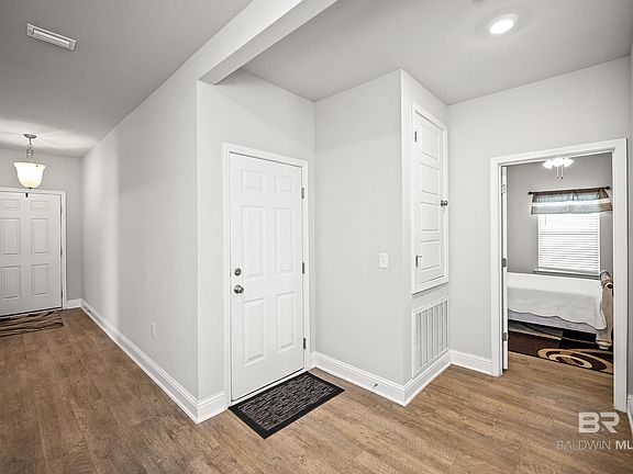 3rd image of 31468 Memphis Loop