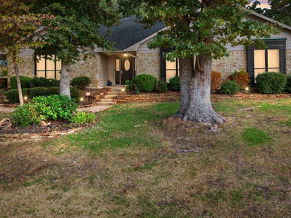 2nd image of 1129 Windsong Ln