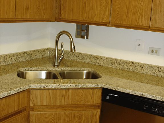 3rd image of 48 S Stonington Dr #83