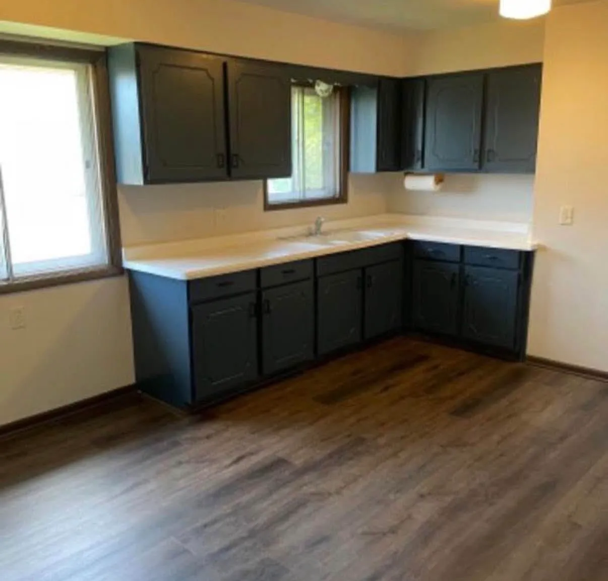 3 bed, 1.5 bath, 1600 sqft, $1,400 — Photo 4