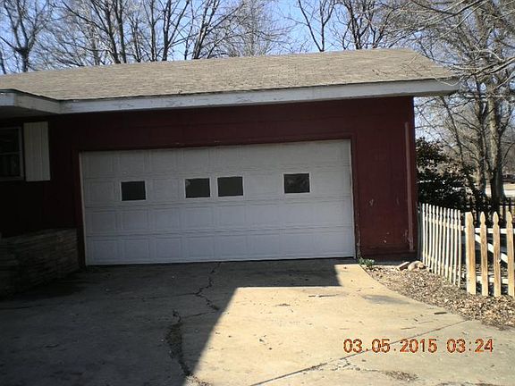 2nd image of 510 Waverly Way