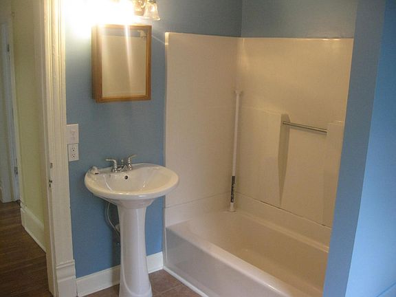 2nd image of 380 Highland Ave SW Floor 2