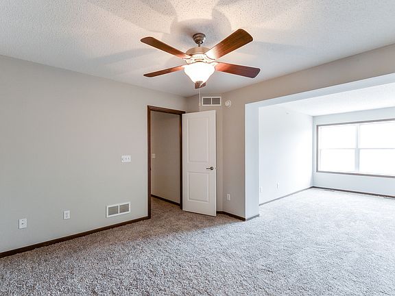 4th image of 3393 Maureen Ln