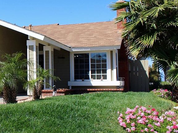 3rd image of 918 Shady Elm Pl