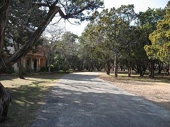 2nd image of 210 Mesa Oaks