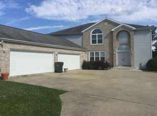 6 Executive Ct, Mattoon, IL 61938