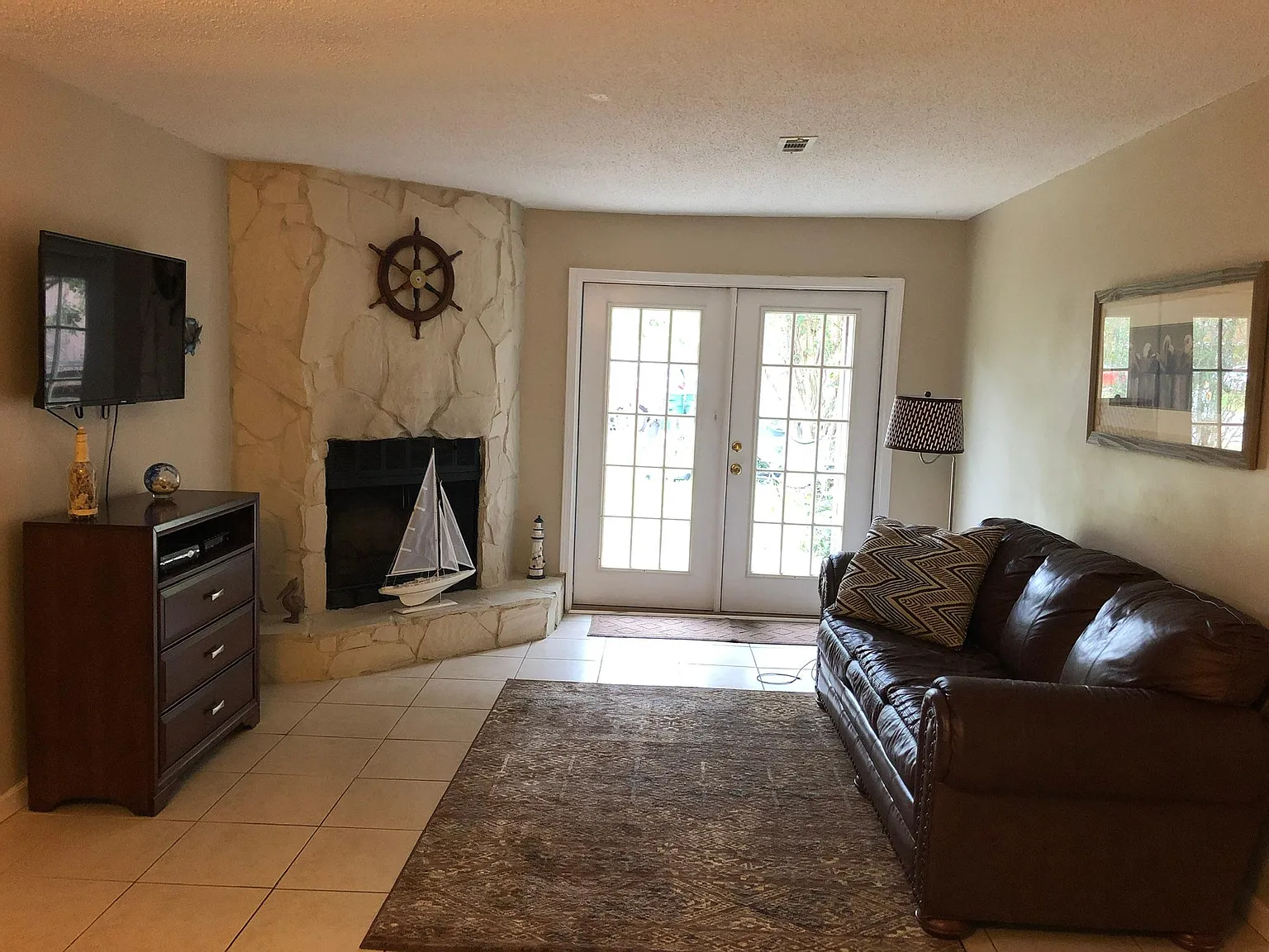 3286 Cypress Ln — Photo 3