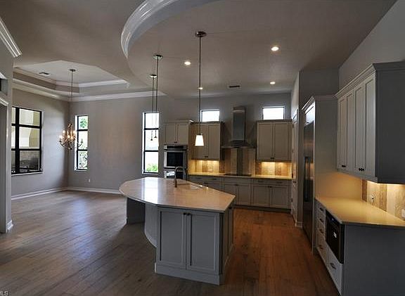 3rd image of 722 Hideaway Cir W