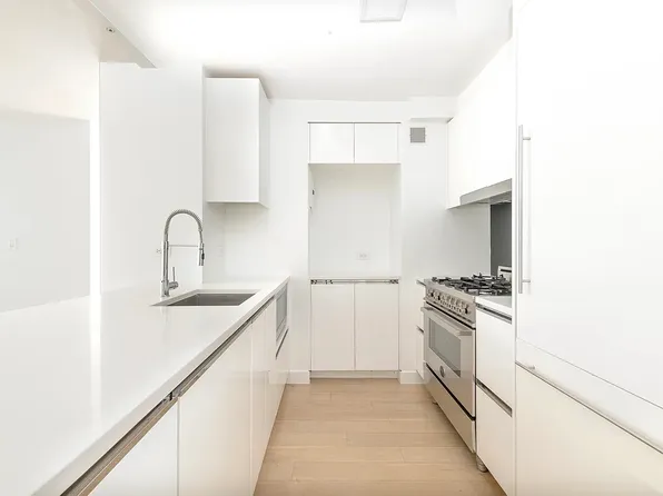 301 West 53rd Street image 5 of 8