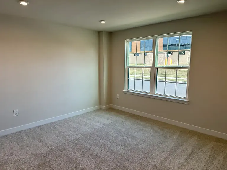 339 E Cochran St #339 — Photo 17