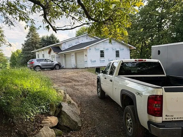 8 High St, Easton, PA 18042