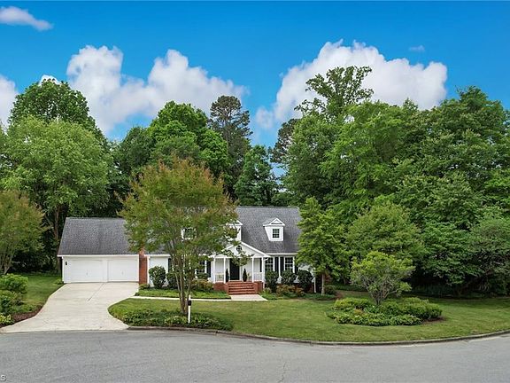 3rd image of 200 Stafford Oak Dr