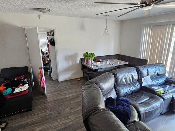 4th image of 700 W 34th St