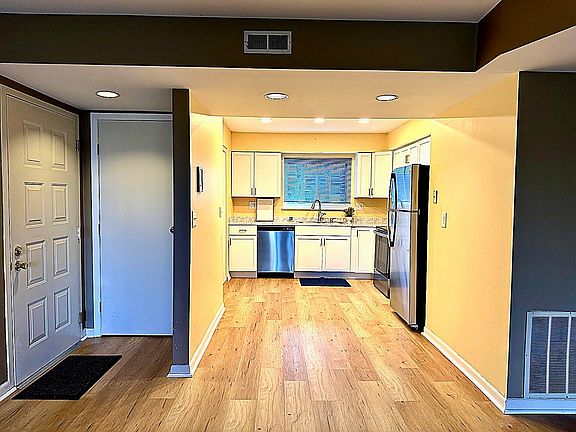 4th image of 56 Eagle View Ln