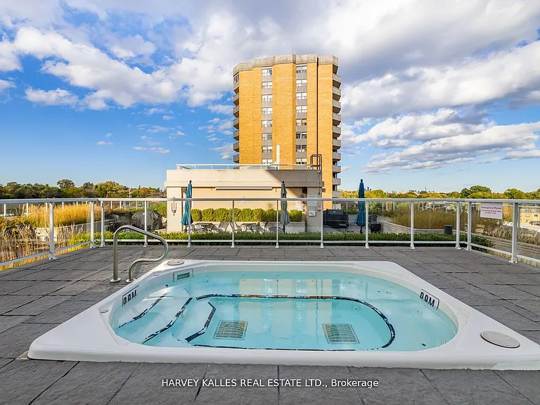 3865 Lake Shore Blvd W #421 — Photo 35