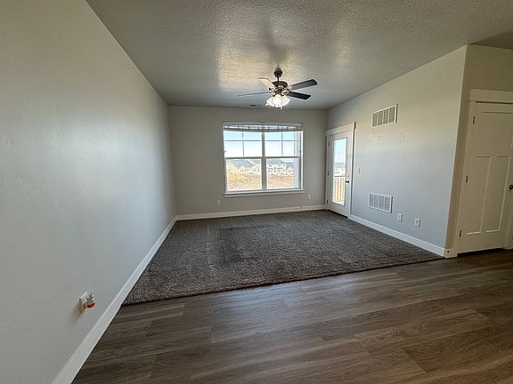 4th image of 4216 W McKellen Dr #201