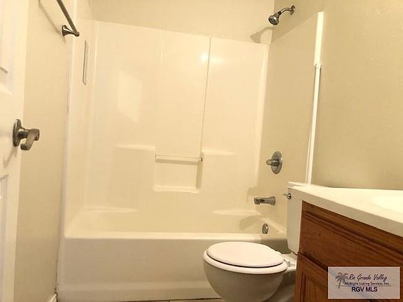 5th image of 2661 Malta St