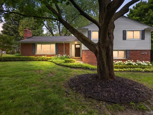 4409 W Orchard Hill Dr, Bloomfield Hills, MI 48304
