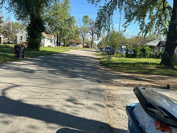 4th image of 912 N Brown Ave
