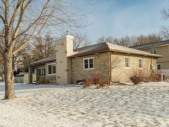 2nd image of 137 Memorial Dr NW