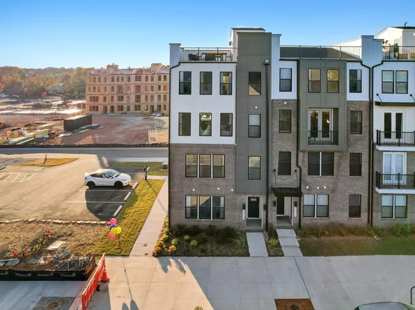 1218 Coach Station Aly #201, Raleigh, NC 27601