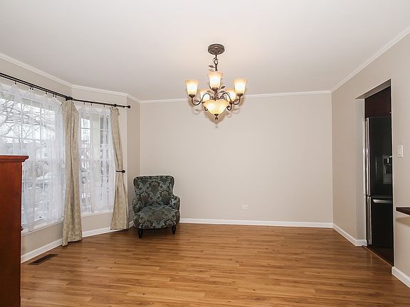 3rd image of 242 W Dresden Ave
