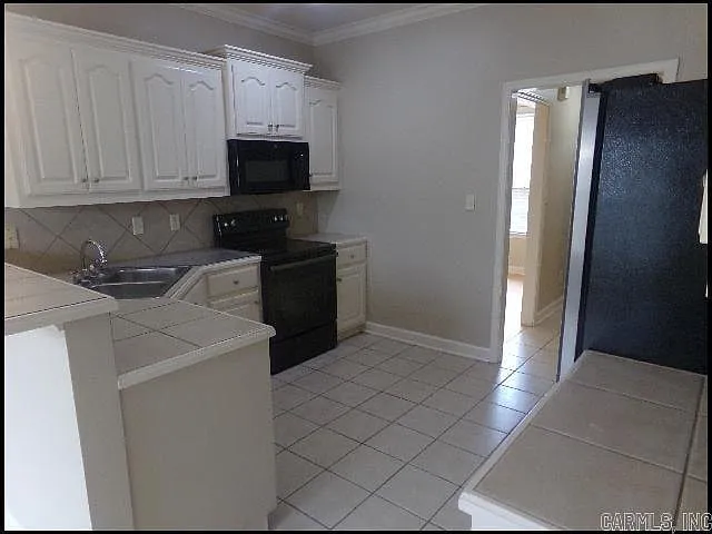 31 Congressional Dr — Photo 8