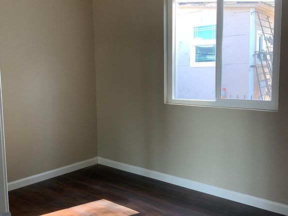5th image of 5011 Acuna St