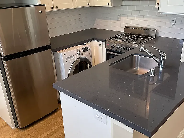 1525 Spruce St #25 — Photo 5