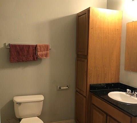 5th image of 2200 Desire St #2