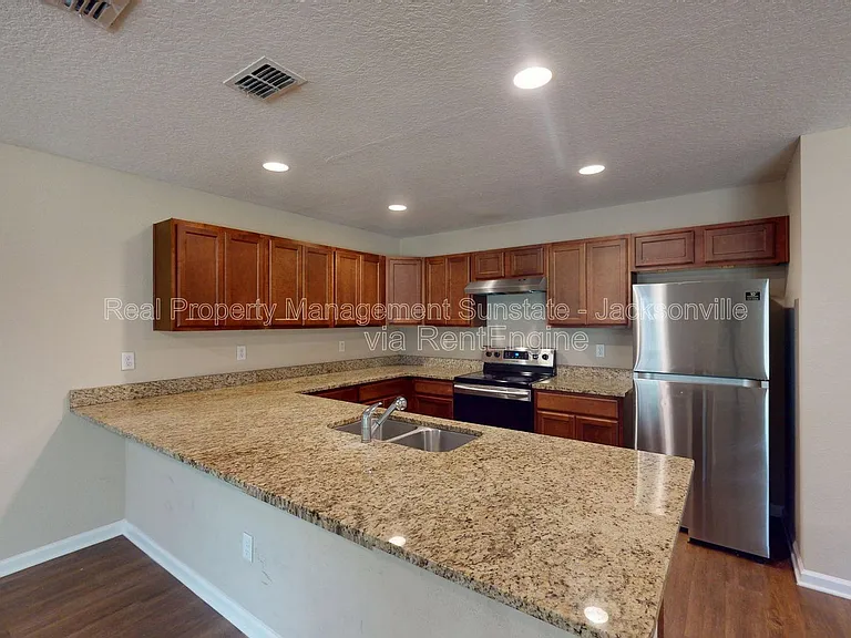 711 Cahoon Rd N — Photo 17