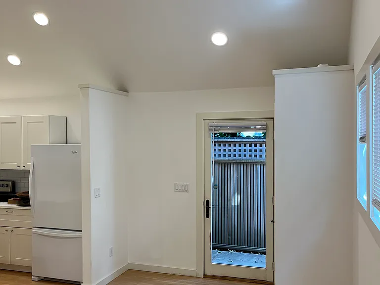 2733 NE 29th Ave #B — Photo 4