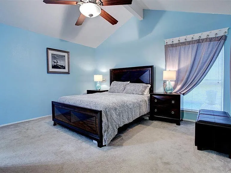 3515 Meadowcrest Ln — Photo 15