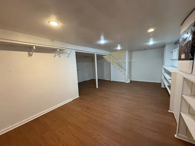 32 Locust Ave — Photo 11