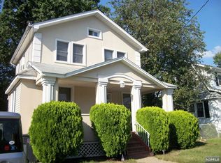 49 Carnation St, Bergenfield, NJ 07621