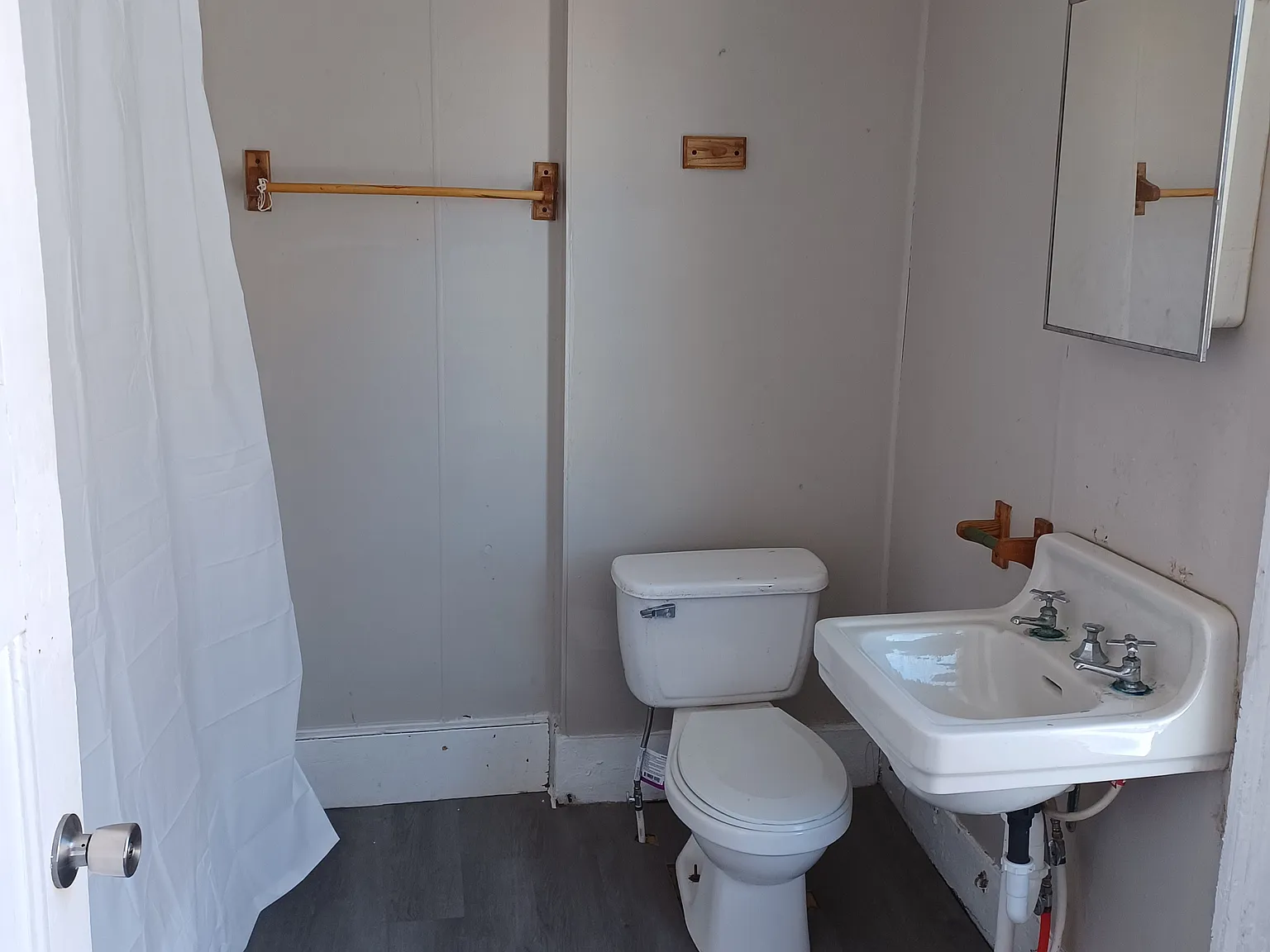 2 bed, 734 sqft, $900 — Photo 2
